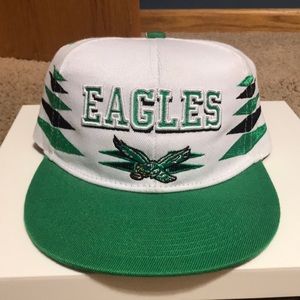 New eagles hat.
